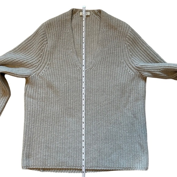 Babaton Gray V-Neck Sweater - Picture 3 of 7